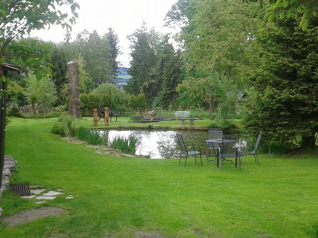 Apartman Dvorecna Loucovice Ruang foto