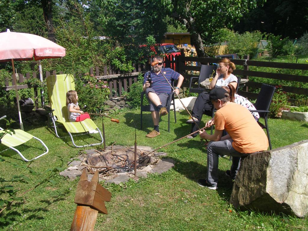 Apartman Dvorecna Loucovice Bagian luar foto