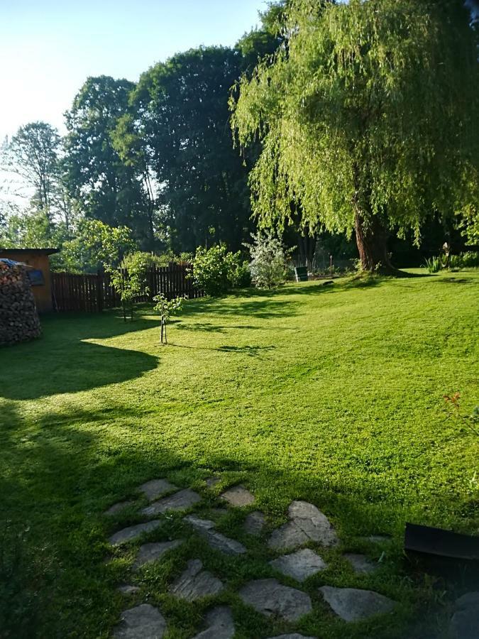 Apartman Dvorecna Loucovice Bagian luar foto