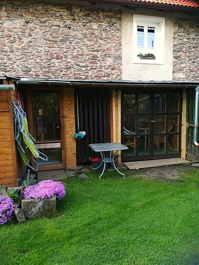 Apartman Dvorecna Loucovice Bagian luar foto